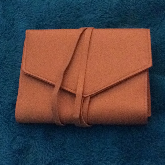 Katherine Tech Organizer Roll - Picture 1 of 6